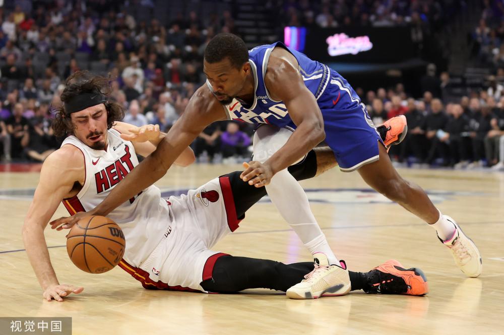 借助增强现 借助增强现